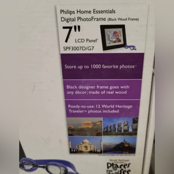 Philips Home Essentials Digital LCD Photo Frame 7 Inch Black Frame SPF3007D/G7 - Picture 2 of 3
